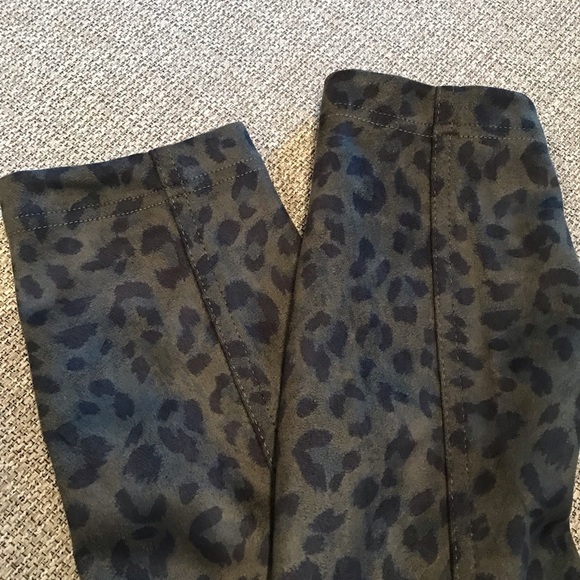 Wonderly Olive Leopard Pull On Faux Suede Ponte Pants - Picture 3 of 12